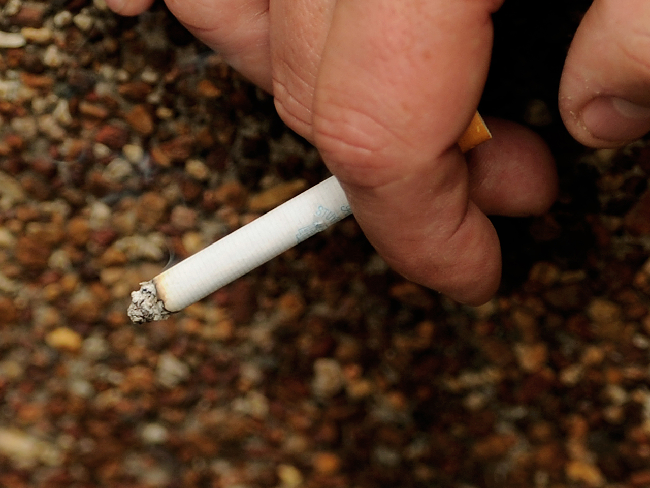 Sailor sues Navy for causing his smoking habit!
